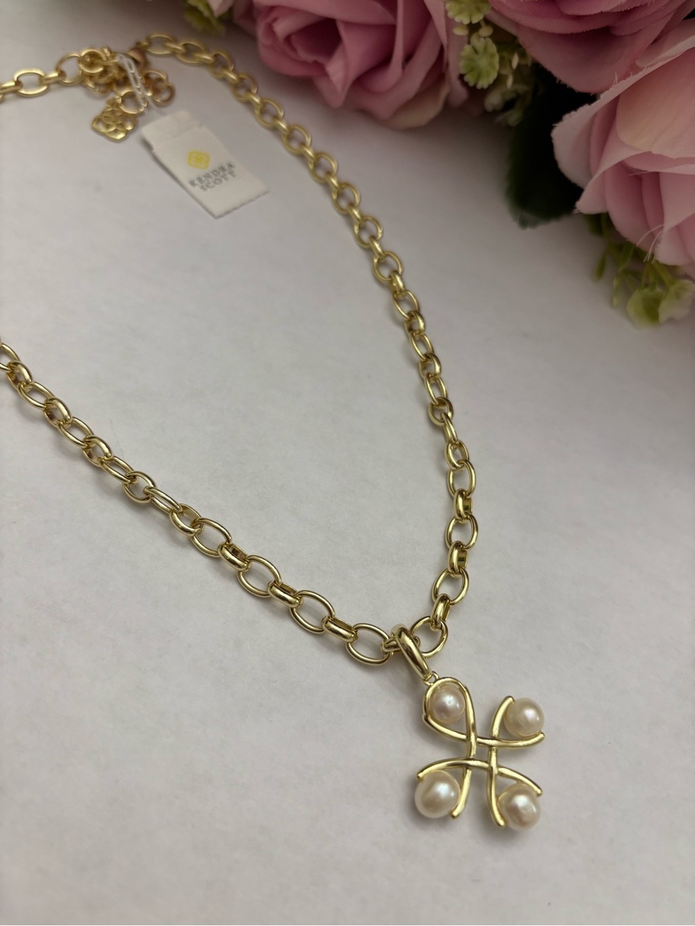 NWT Kendra Scott Everleigh Pearl Pendant Necklace in gold Freshwater Pearl